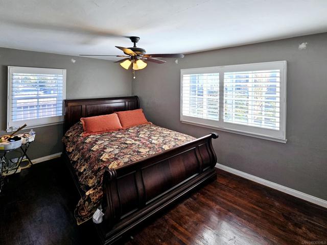 425 E 16Th St, National City CA: https://media.crmls.org/mediaz/db427565-48ef-4c08-9602-e67f00966bae.jpg