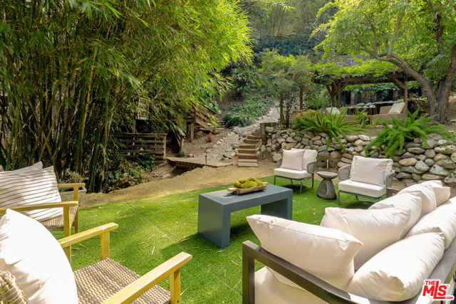 3105 Ledgewood Drive, Los Angeles CA: https://media.crmls.org/mediaz/db428b5f-e09a-4c31-9414-d2ae7c076e63.jpg