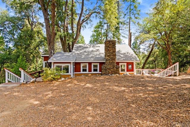 33556 Fern Trail, Palomar Mountain CA: https://media.crmls.org/mediaz/db42bffd-bab6-4420-b8b3-c086382b297b.jpg