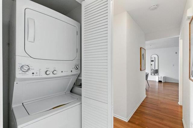8200 Oceanview Terrace, San Francisco CA: https://media.crmls.org/mediaz/db43070d-118c-4791-932e-85ab462d1ea1.jpg