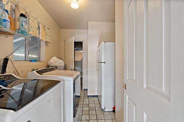 1545 E Saint John Street, San Jose CA: https://media.crmls.org/mediaz/db430ec3-df36-4d51-b17a-2b18d7a615be.jpg