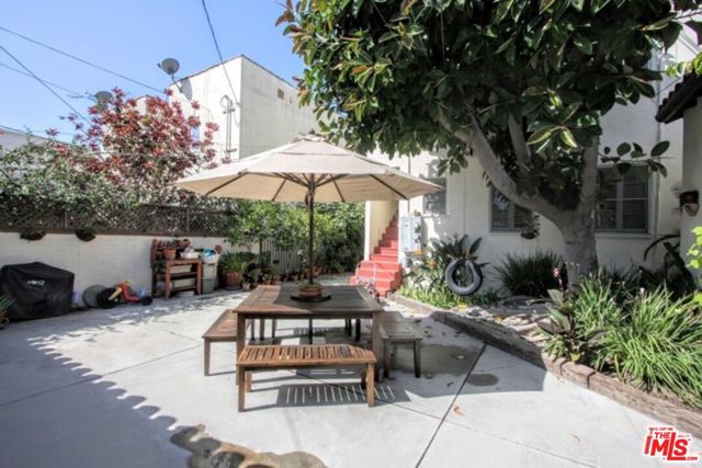 1114 S Clark Drive, Los Angeles CA: https://media.crmls.org/mediaz/db43180c-15d6-4615-b6d6-b6b6fe39d646.jpg