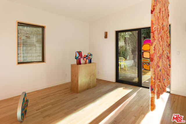 3435 Verdugo Vista Terrace, Los Angeles CA: https://media.crmls.org/mediaz/db43203e-cd53-4170-bb3d-7a32bbc4e66f.jpg
