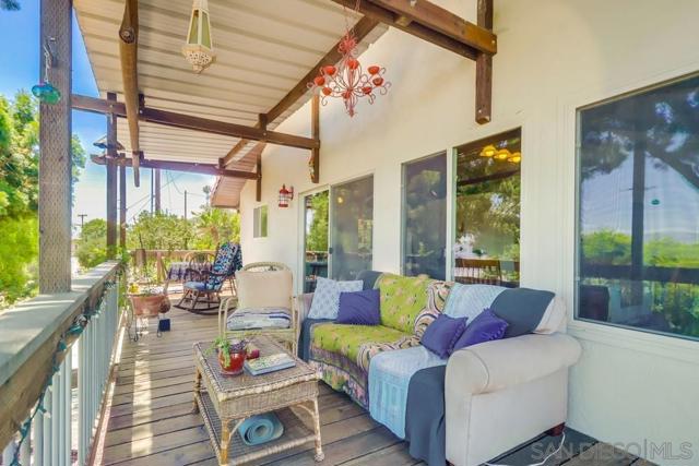 255 Highline Trl, El Cajon CA: https://media.crmls.org/mediaz/db4351cd-e83e-4e9f-abcd-d4641918f855.jpg
