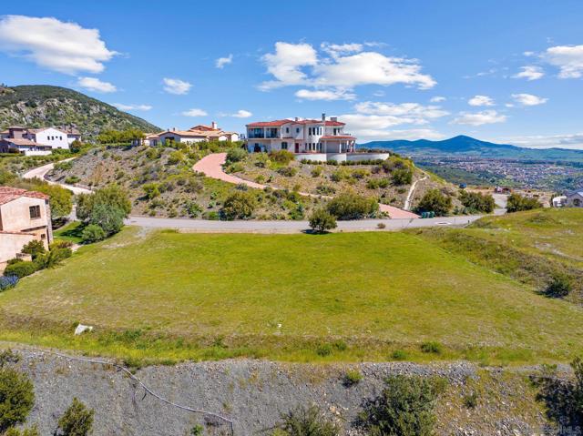 17928 El Brazo, Rancho Santa Fe CA: https://media.crmls.org/mediaz/db438098-a564-467f-bce8-145c72cfa0a5.jpg