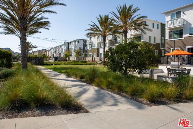 1483 W Vista Way, San Pedro CA: https://media.crmls.org/mediaz/db43aa3d-5b59-4fe6-9fc0-1c7c3c6f1223.jpg