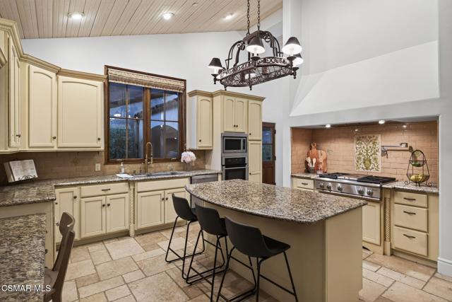 1560 Goodenough Road, Fillmore CA: https://media.crmls.org/mediaz/db446742-309f-4245-959d-80ebe4a207a4.jpg