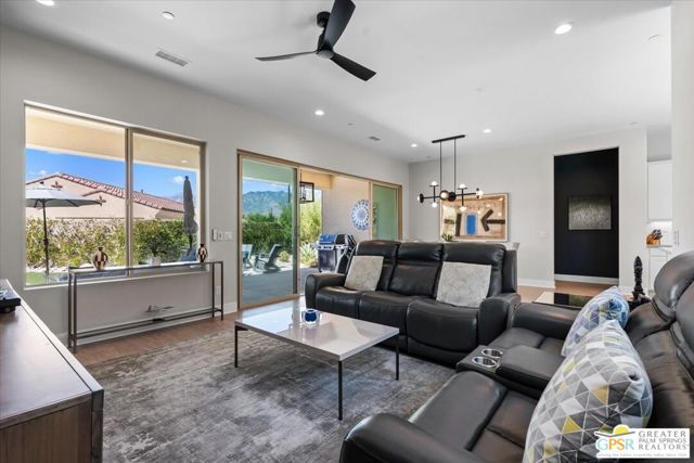 17 Cork Tree, Rancho Mirage CA: https://media.crmls.org/mediaz/db446edc-5d28-45e6-aee8-9f57d524448d.jpg