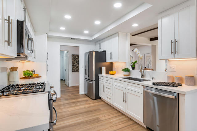 48245 Calle Floristas, La Quinta CA: https://media.crmls.org/mediaz/db44ddcd-a4cd-498a-b44e-16c3e80d2815.jpg