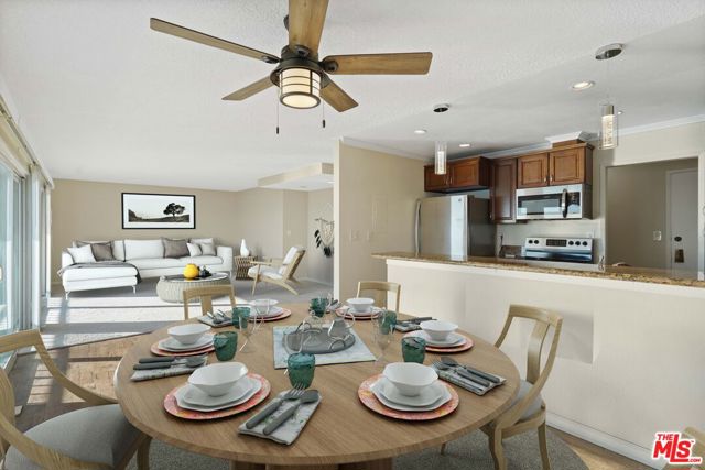 18000 Coastline Drive, Malibu CA: https://media.crmls.org/mediaz/db454798-dfd7-4f5e-a50b-d6babf86b650.jpg