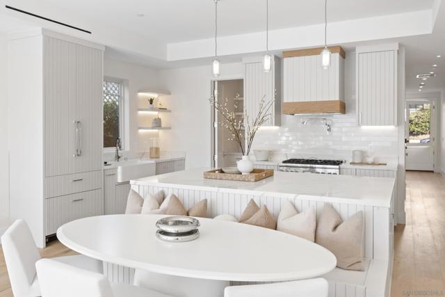 7216 FAY AVE, La Jolla CA: https://media.crmls.org/mediaz/db4553f8-0074-4912-9ca3-2971d5c81991.jpg