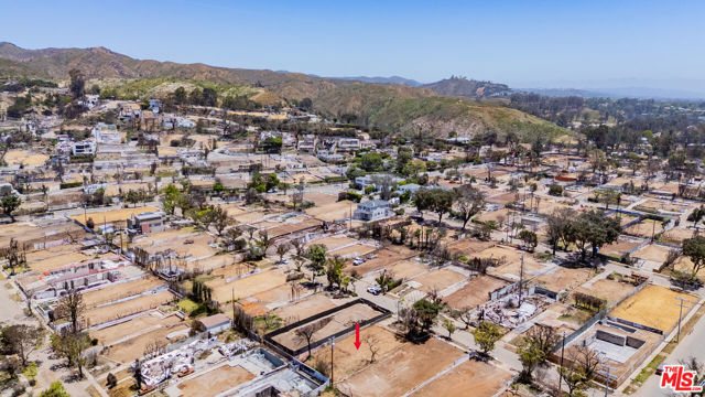 1115 Galloway Street, Pacific Palisades CA: https://media.crmls.org/mediaz/db45a3f4-dcdb-4160-863b-1dab395fe666.jpg