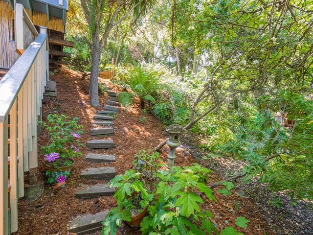 609 Encino Drive, Aptos CA: https://media.crmls.org/mediaz/db45bce0-bf82-4074-95b8-46278d1ab24d.jpg