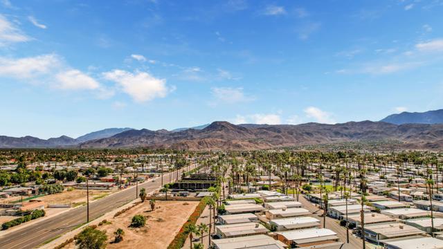 392 Standing Bear, Cathedral City CA: https://media.crmls.org/mediaz/db4616ad-0306-45ea-9dbf-5ad561dc4c28.jpg