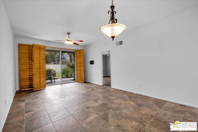 733 N Via Acapulco, Palm Springs CA: https://media.crmls.org/mediaz/db46907d-9602-4bd4-93a9-92f71208243a.jpg