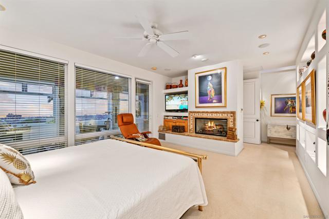 7215 Daffodil Pl, Carlsbad CA: https://media.crmls.org/mediaz/db46ec9d-dd20-442d-b0ef-87397f02ddea.jpg