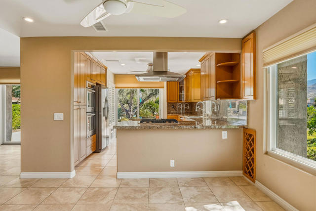 Image 4 of 45 For 72806 Fleetwood Circle