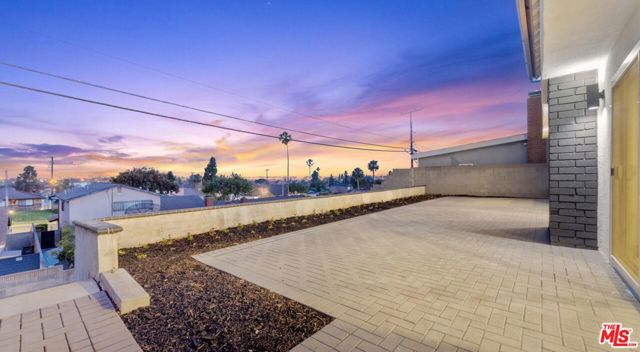 1722 E Turmont Street, Carson CA: https://media.crmls.org/mediaz/db483134-6561-463a-8022-a2e83335582c.jpg