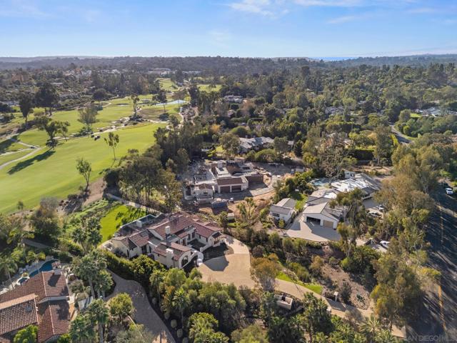 6323 Mimulus, Rancho Santa Fe CA: https://media.crmls.org/mediaz/db48be84-b768-44ec-92af-d41505133f92.jpg