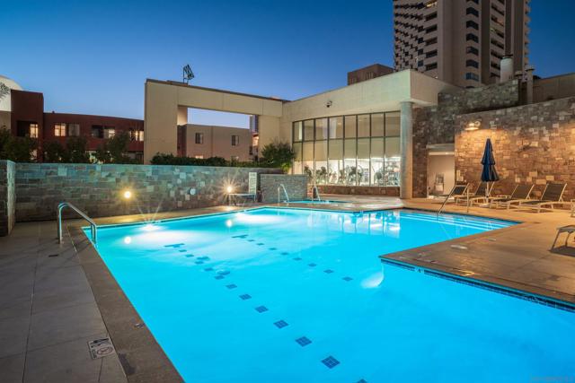 645 Front Street, San Diego CA: https://media.crmls.org/mediaz/db48dc2b-96eb-42da-b894-fe84be26ed4e.jpg