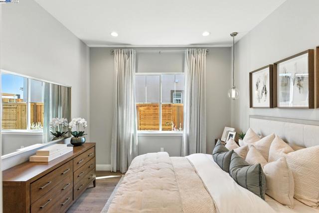 1685 Arione Street, Brentwood CA: https://media.crmls.org/mediaz/db48e401-84a9-45e3-8ae9-8b2ad169e3b0.jpg