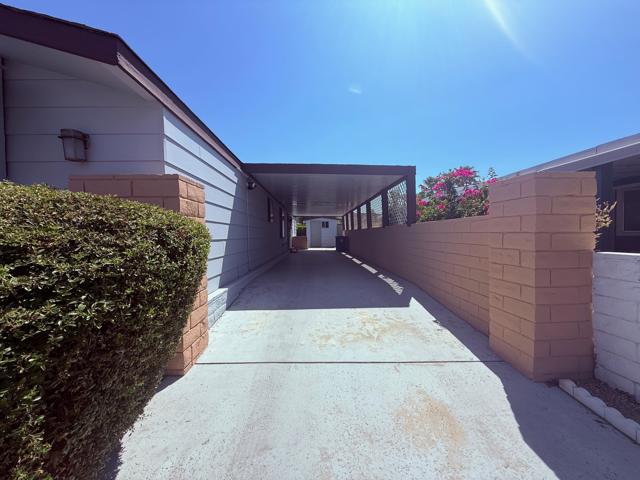 14 International Boulevard, Rancho Mirage CA: https://media.crmls.org/mediaz/db4959d1-3d5d-4f1c-ab84-0bd93b2ac7f9.jpg