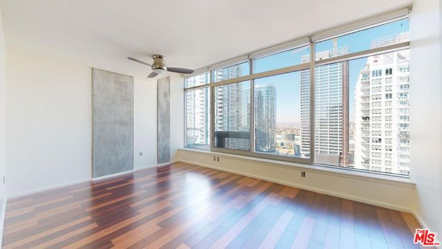 1155 S Grand Avenue, Los Angeles CA: https://media.crmls.org/mediaz/db4a7d0b-f6d3-48f3-8d53-f20fe05fcb5a.jpg