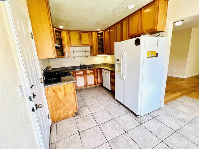 6223 Dairy Ave, Newark CA: https://media.crmls.org/mediaz/db4aa0ca-5fae-471f-849c-b149f2bd679c.jpg