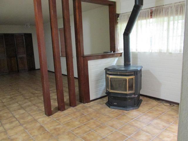 861 Enterprise Road, Hollister CA: https://media.crmls.org/mediaz/db4aaf4e-0d38-4f7f-910b-d02818b4ae76.jpg