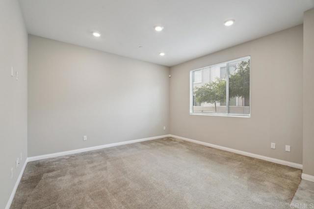 Detail Gallery Image 12 of 70 For 2187 Bluestone Cir, Chula Vista,  CA 91913 - 3 Beds | 2/1 Baths