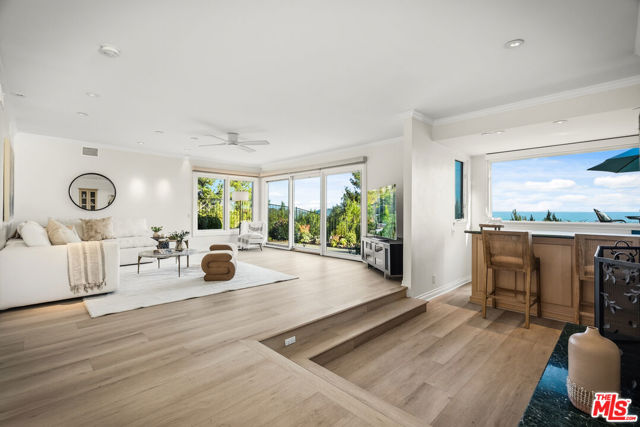 23255 W Paloma Blanca Drive, Malibu CA: https://media.crmls.org/mediaz/db4ae6ba-5c4c-4ec3-b4c7-14c7c8606e42.jpg