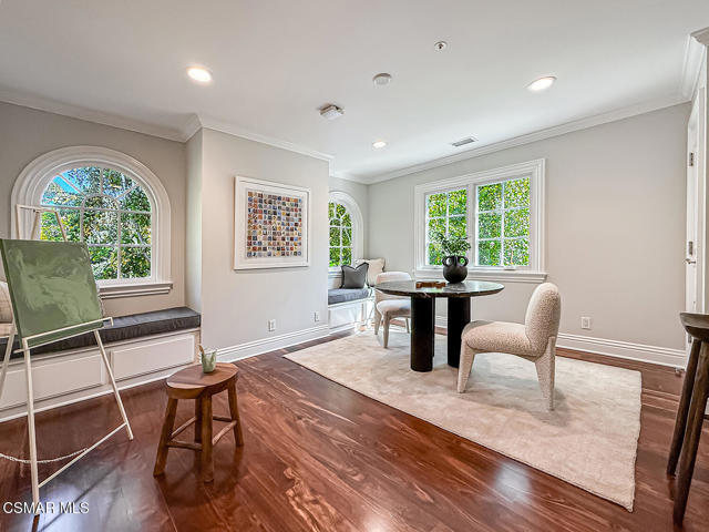 581 Lakeview Canyon Road, Westlake Village CA: https://media.crmls.org/mediaz/db4b1540-defb-4f03-9bdc-a385a9ddde73.jpg