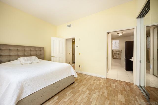 521 Arbor Dr, San Diego CA: https://media.crmls.org/mediaz/db4b629b-e77b-447b-8fca-2bff725c80a2.jpg