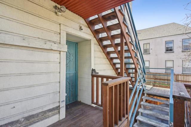 592 22nd Street, Oakland CA: https://media.crmls.org/mediaz/db4b8618-151d-4acf-9ce4-4fd7680a4cd7.jpg