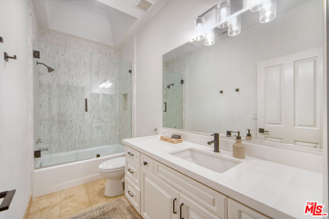 6477 Zuma View Place, Malibu CA: https://media.crmls.org/mediaz/db4bffab-70e5-4967-a3c7-0ee1e934d393.jpg