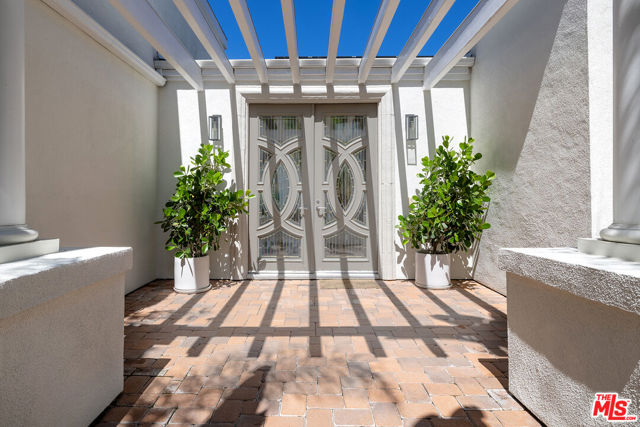 2671 Astral Drive, Los Angeles CA: https://media.crmls.org/mediaz/db4c6498-ffee-4c11-8a84-3e34b6afa29d.jpg
