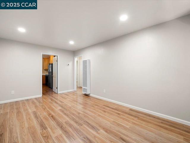 221 Green St, Martinez CA: https://media.crmls.org/mediaz/db4d4c75-59b3-4066-be10-183bb1540ac9.jpg