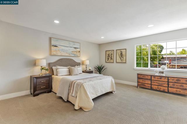 2782 Canyon Creek Dr, San Ramon CA: https://media.crmls.org/mediaz/db4d5a75-dc51-496d-84c6-8d85fa66e3c1.jpg