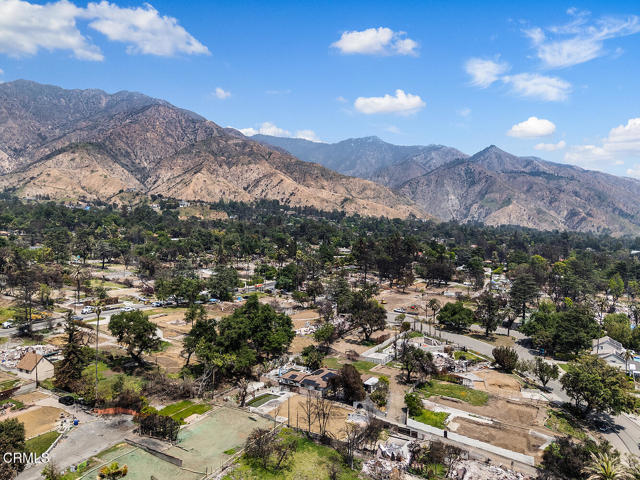 1137 E Mariposa St, Altadena CA: https://media.crmls.org/mediaz/db4d7e56-ab18-4db8-be4f-4affd831128d.jpg