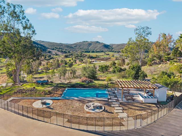 26086 Bear Valley Heights Road, Escondido CA: https://media.crmls.org/mediaz/db4db346-da73-4ee0-abcb-ef56788da616.jpg