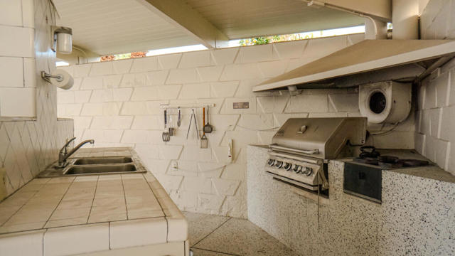 472 Sandpiper Street, Palm Desert CA: https://media.crmls.org/mediaz/db4df0e7-0d15-43c2-8b77-5a03eb730a95.jpg