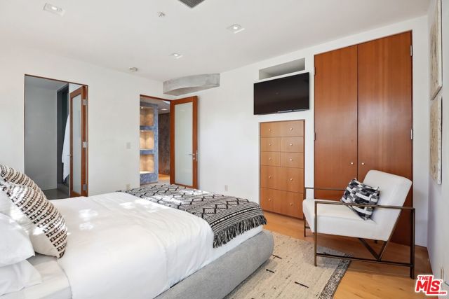 Drew Fenton | 2238 Stradella Road Los Angeles CA | MLS: 7146922