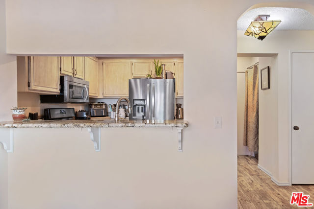 221 McAfee Court, Thousand Oaks CA: https://media.crmls.org/mediaz/db4e847f-c7a7-4df5-83d1-8142c8b8a9d4.jpg