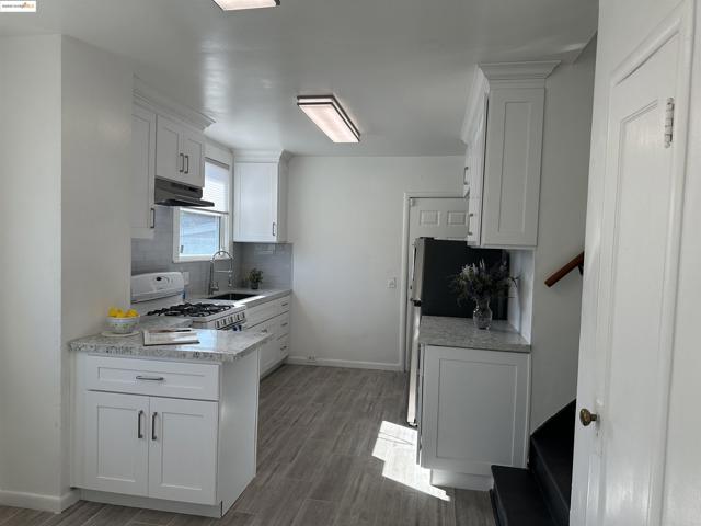1937 87th Avenue, Oakland CA: https://media.crmls.org/mediaz/db4fcb5e-d1d0-4de8-a0bf-f544691abe1d.jpg