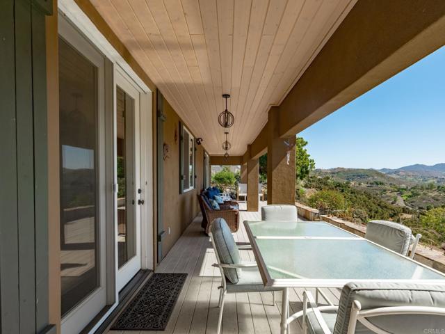 30419 Canyon Estates Road, Vista CA: https://media.crmls.org/mediaz/db50ed95-f659-4948-8584-36d9bf996f70.jpg