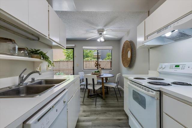 976 Kiely Boulevard, Santa Clara CA: https://media.crmls.org/mediaz/db51c6ef-3eed-445d-8f40-01e16fca8e75.jpg