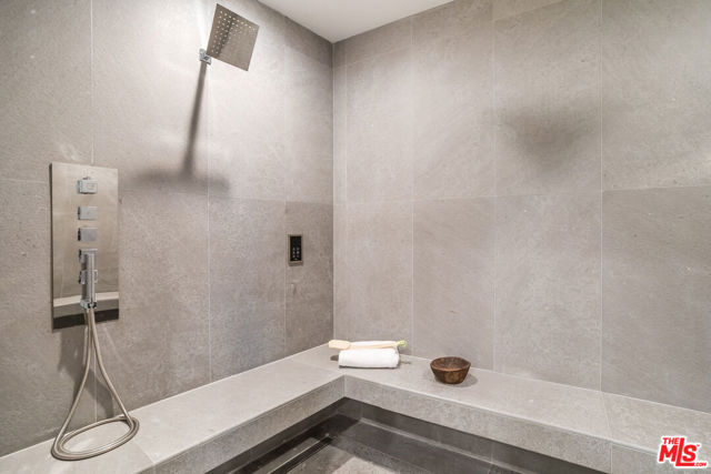 9406 Lloydcrest Drive, Beverly Hills CA: https://media.crmls.org/mediaz/db52a75f-e08a-404d-817b-62eb7f5b182a.jpg