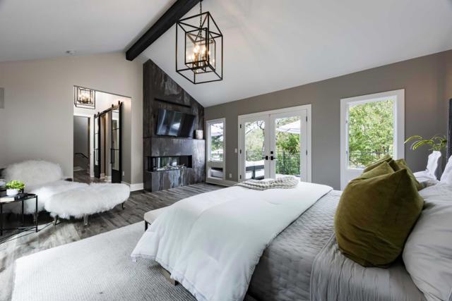 5 Oak Forest Court, Portola Valley CA: https://media.crmls.org/mediaz/db52b2b0-46ec-48b3-ba59-da215c1376c8.jpg