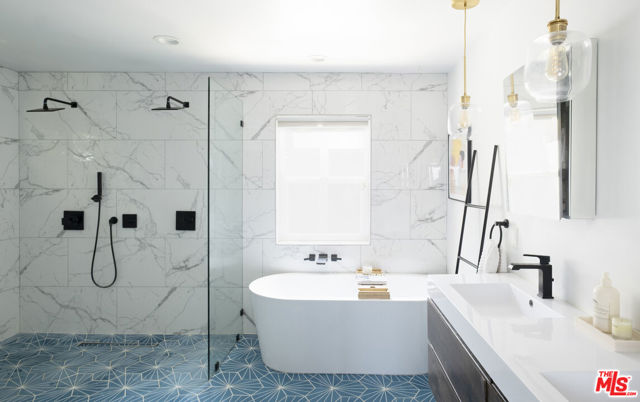 1320 Romulus Drive, Glendale CA: https://media.crmls.org/mediaz/db543a62-9e6c-4101-afa3-b5926a4c1206.jpg