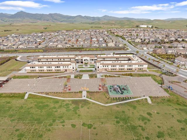 1515 Sunflower Drive, Hollister CA: https://media.crmls.org/mediaz/db544064-4259-462a-ae38-869feccc1e3d.jpg